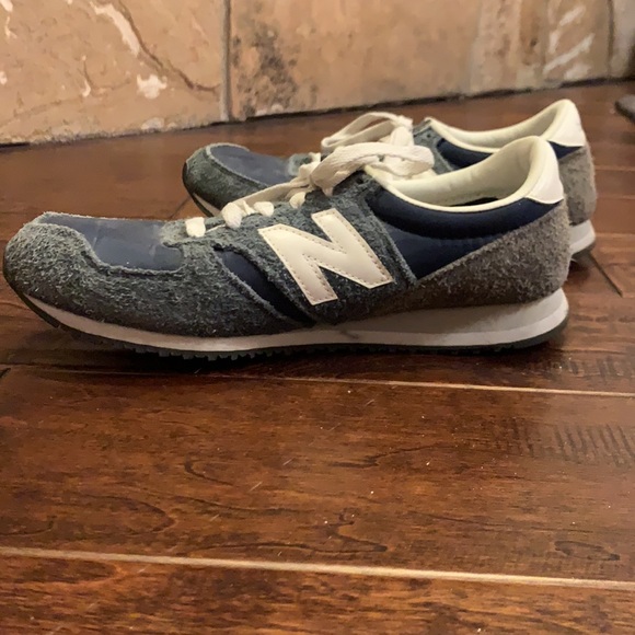 New balance 420 style size 9 - Picture 2 of 10